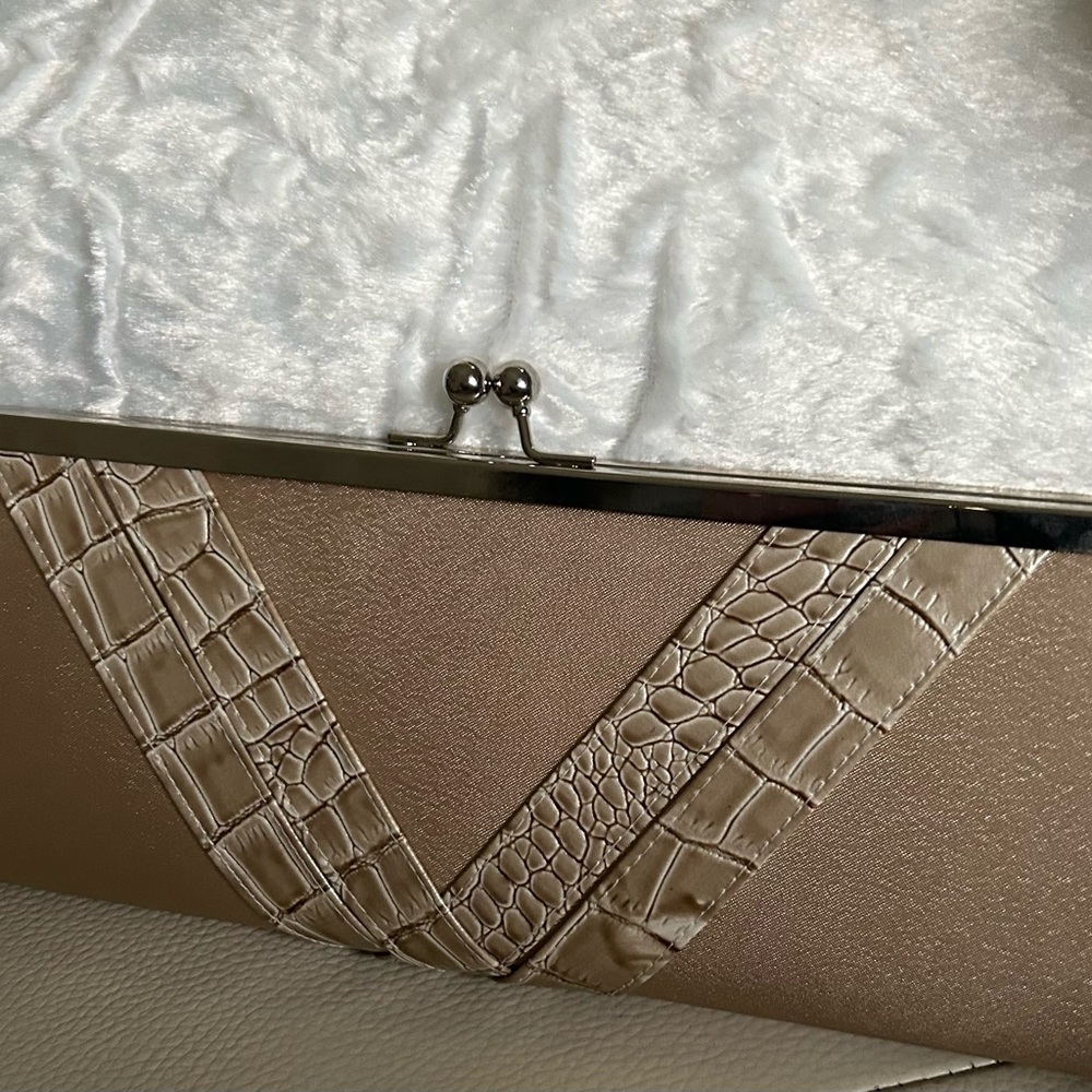 Bijoux Terner Beige Satin Clutch